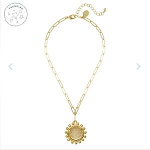 NWOT - Susan Shaw Paperclip Malta Bee Necklace